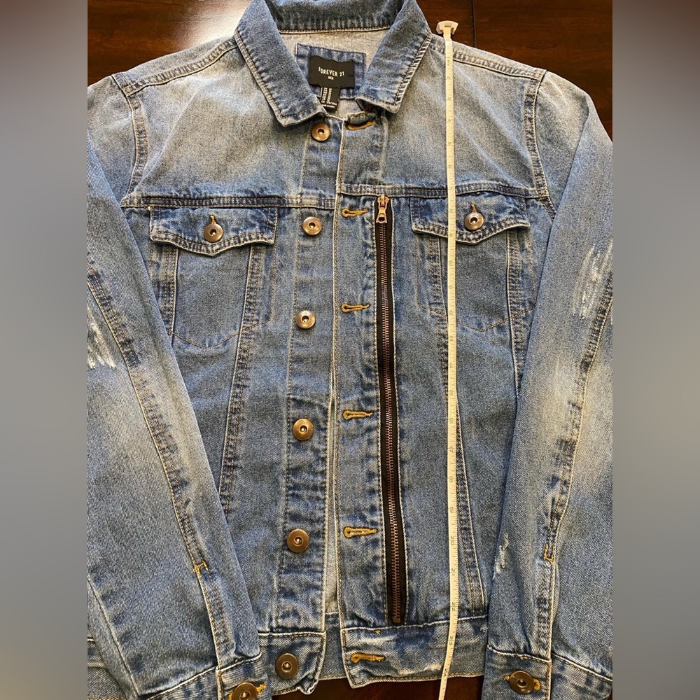 Forever 21 men’s light blue denim jacket